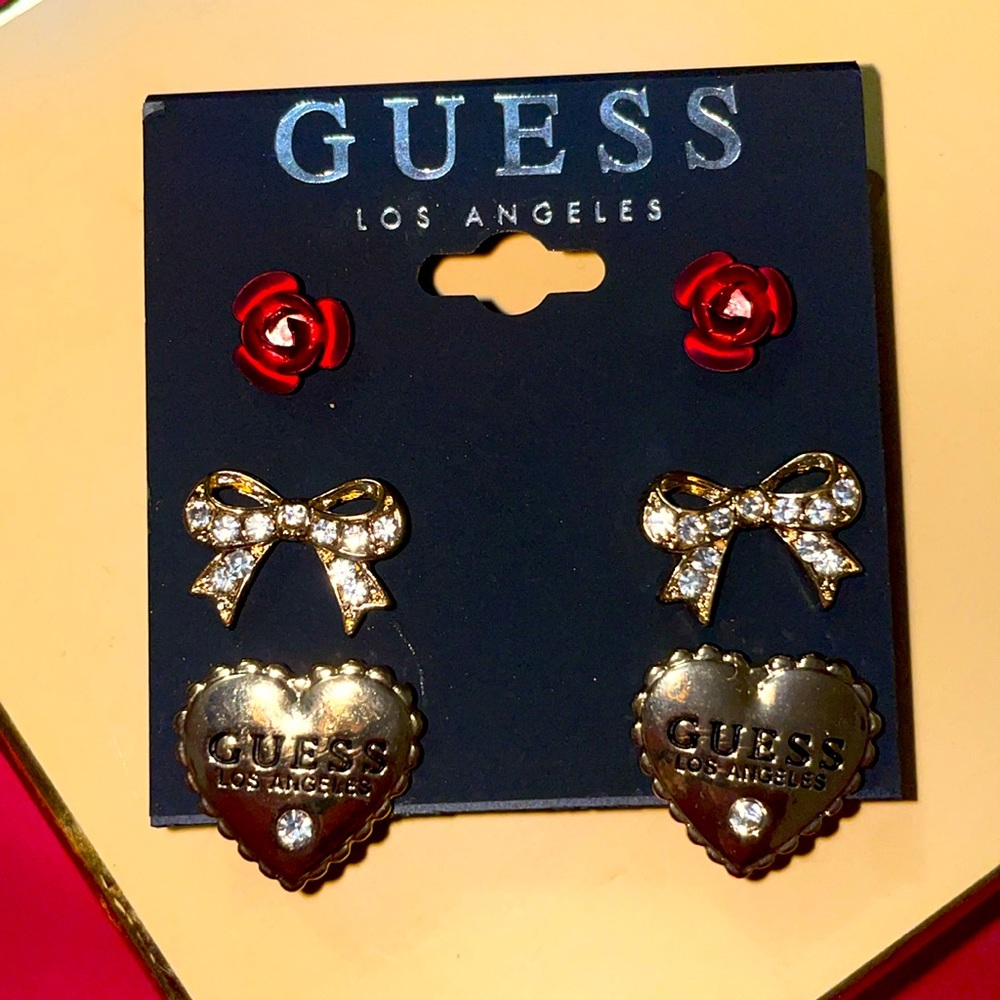 🌹GUESS®3 Sets of Earrings 1 set are Gorgeous Roses and 2 Golden Plated ones🌹